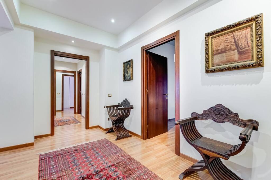 Exclusive Apartment In Eur Lake โรม ภายนอก รูปภาพ