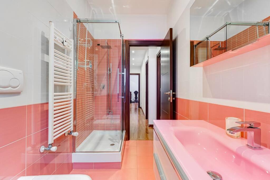 Exclusive Apartment In Eur Lake โรม ภายนอก รูปภาพ