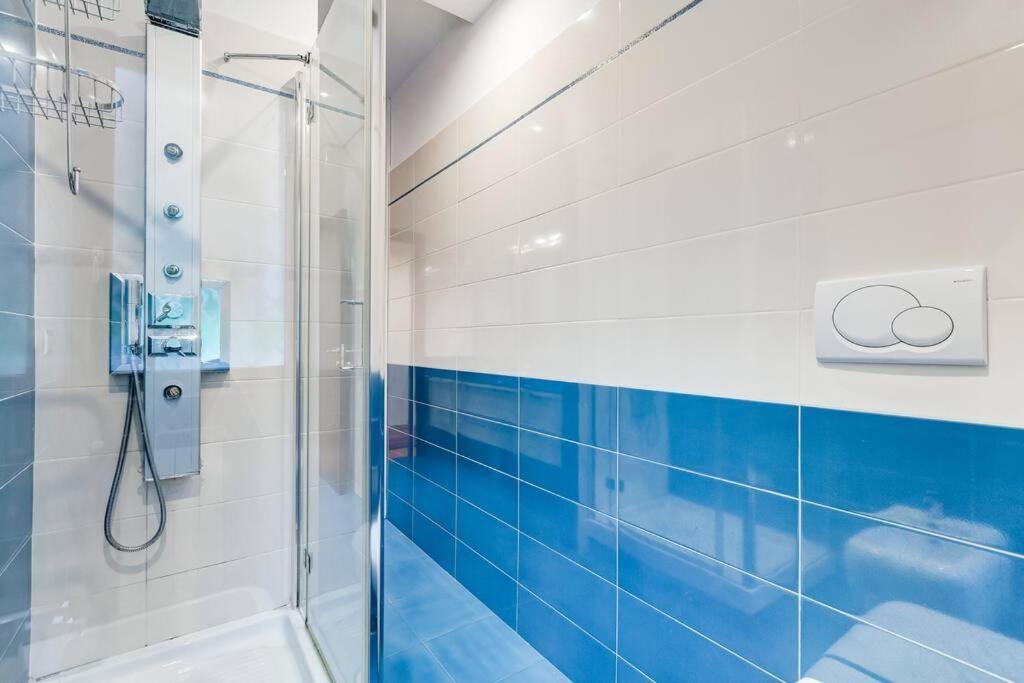 Exclusive Apartment In Eur Lake โรม ภายนอก รูปภาพ