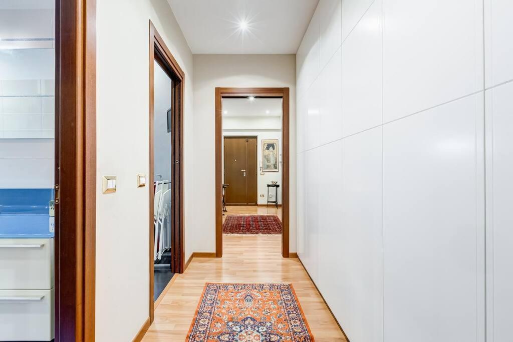Exclusive Apartment In Eur Lake โรม ภายนอก รูปภาพ