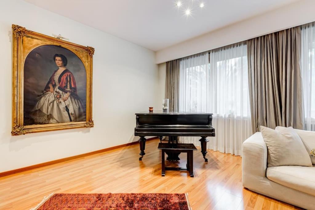 Exclusive Apartment In Eur Lake โรม ภายนอก รูปภาพ